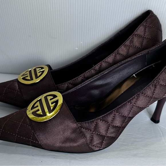 Annebelle Brown Soft Quilted Pumps Gold Emblem On Toe 3.5 Inch Heel S 9 - Picture 15 of 16